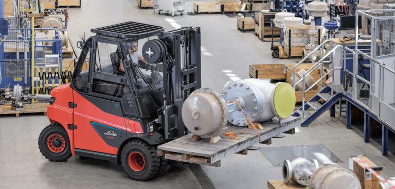 Linde’s largest lift-trucks now available with lithium-ion batteries