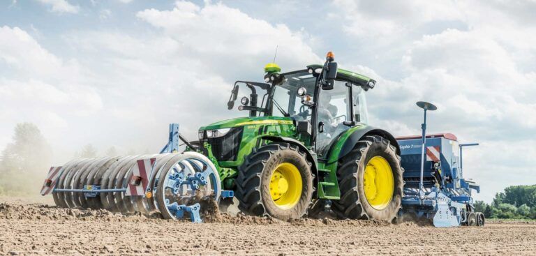 John Deere ups connectivity in its tractors