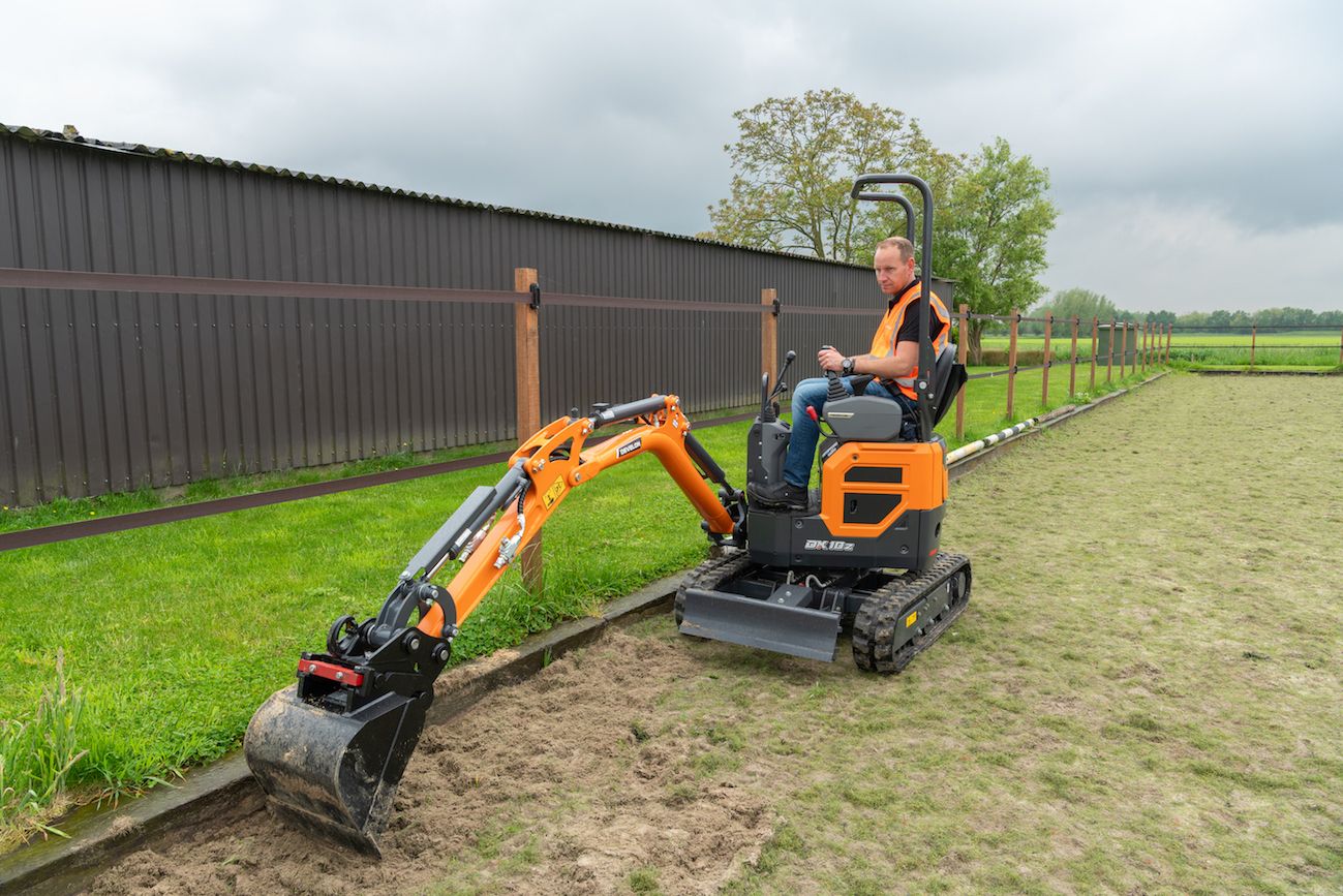 Develon to premiere DX10Z-7 mini-excavator at Galabau