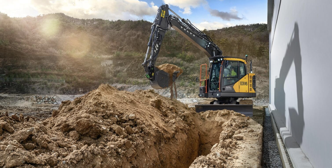 Volvo CE adds new models to new generation excavators