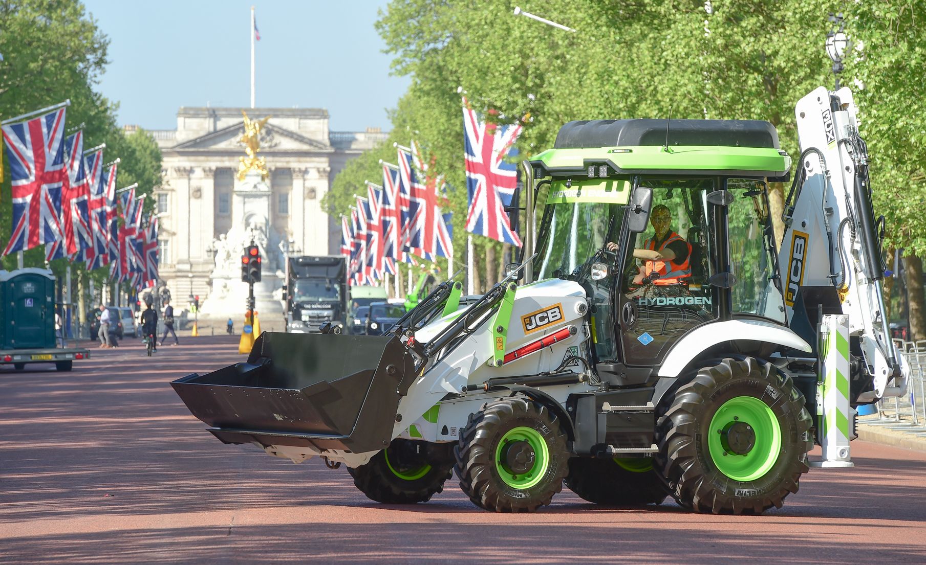 UK Paves the Way for Hydrogen-Powered Machinery on Public Roads