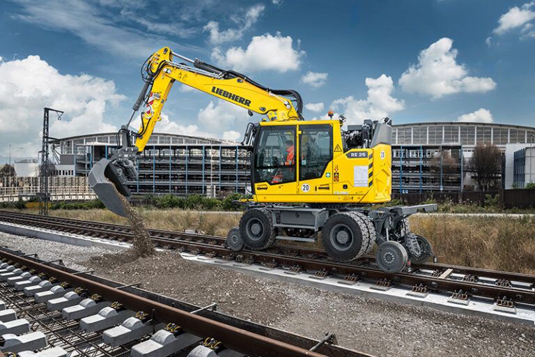 Liebherr's RE 25 M Litronic railroad excavator