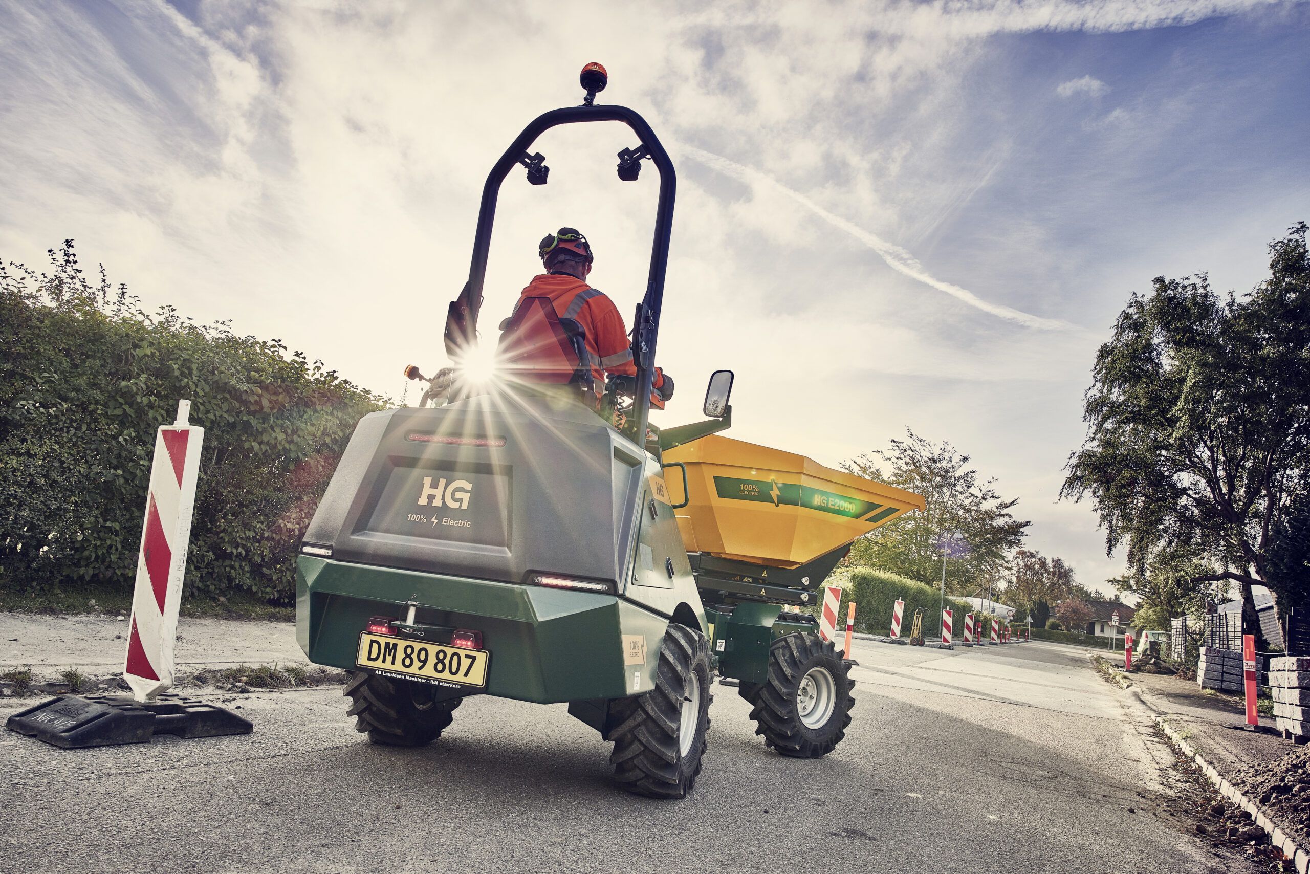 An operator on the E2000 dumper