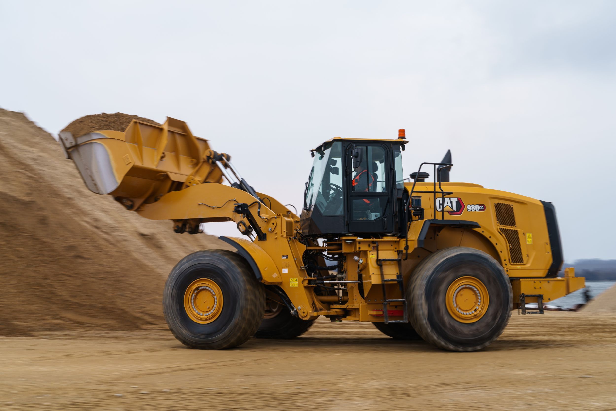 Caterpillar unveils the new Cat 980 GC wheel loader