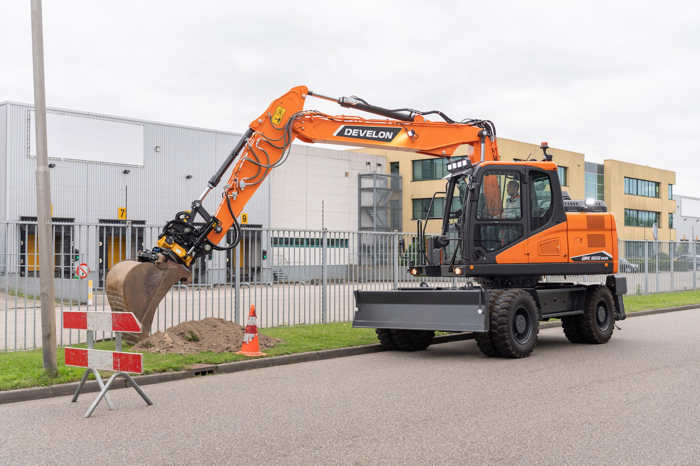 New performance upgrades on Develon wheel excavators