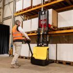 Hyster launches new lithium-ion battery powered pallet stacker