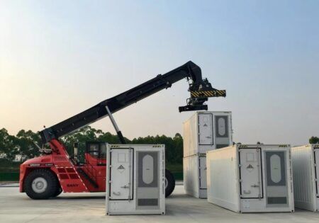 Sany's 50-tonne energy storage reach stacker