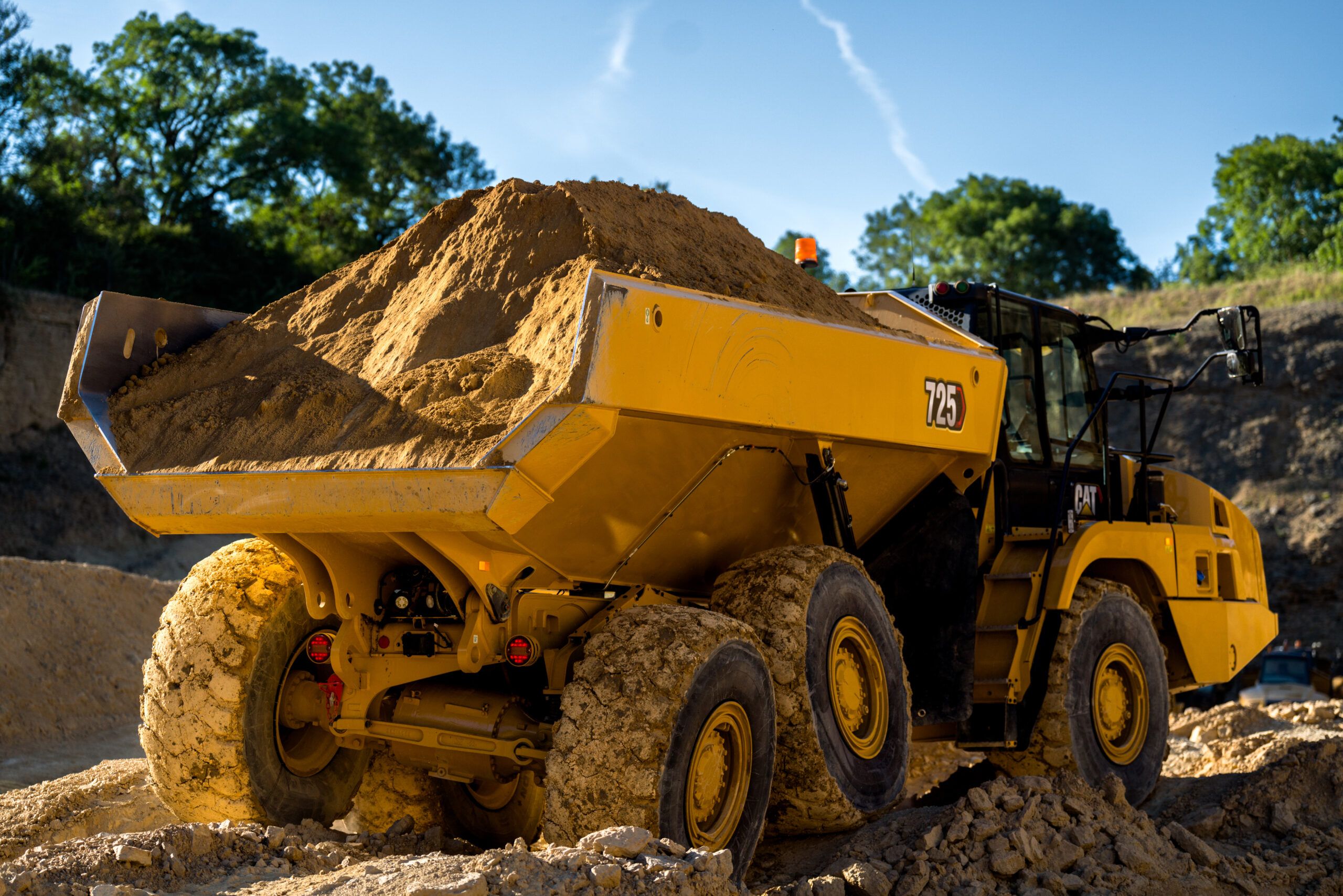 The Cat 725