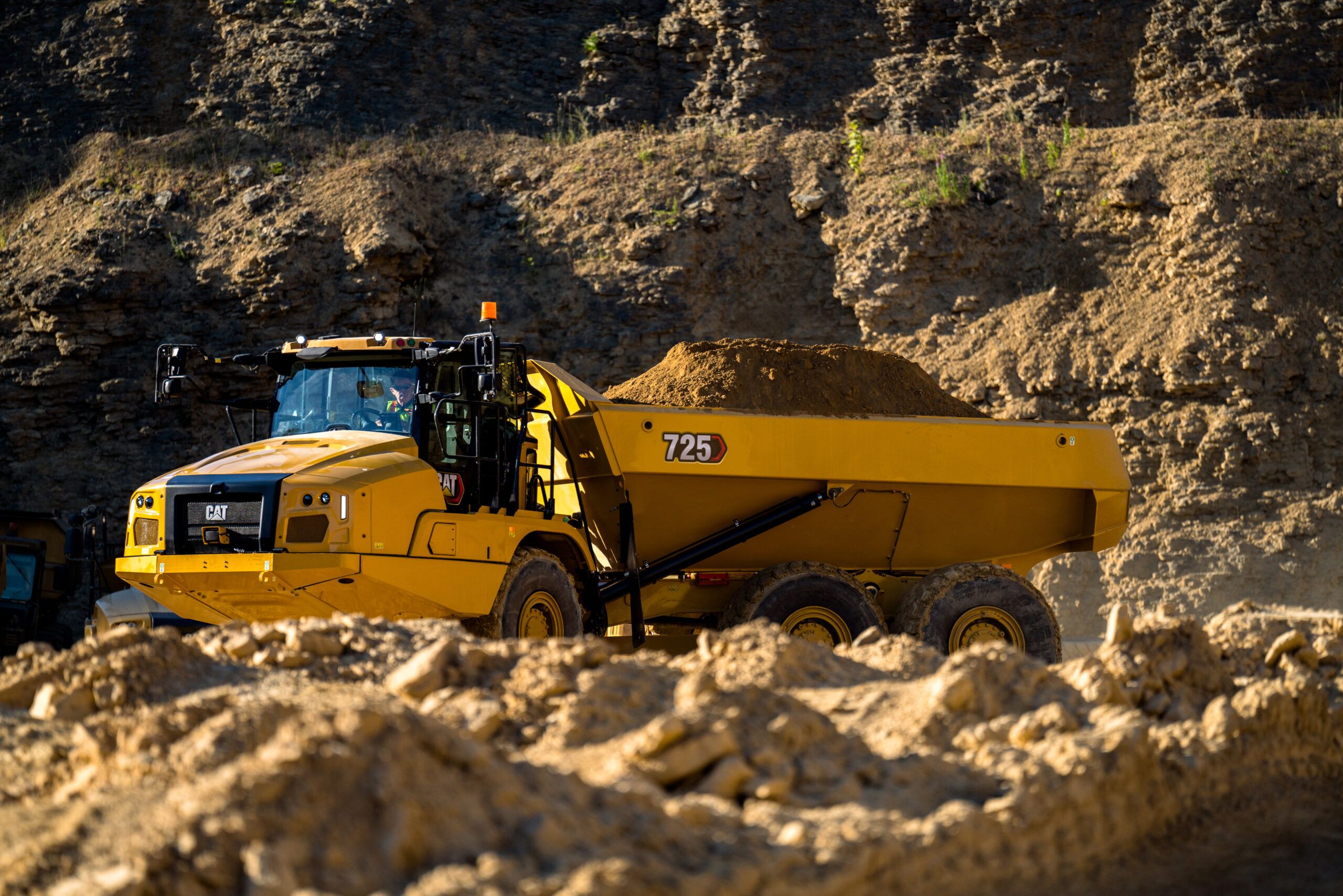 Caterpillar upgrades articulated truck design