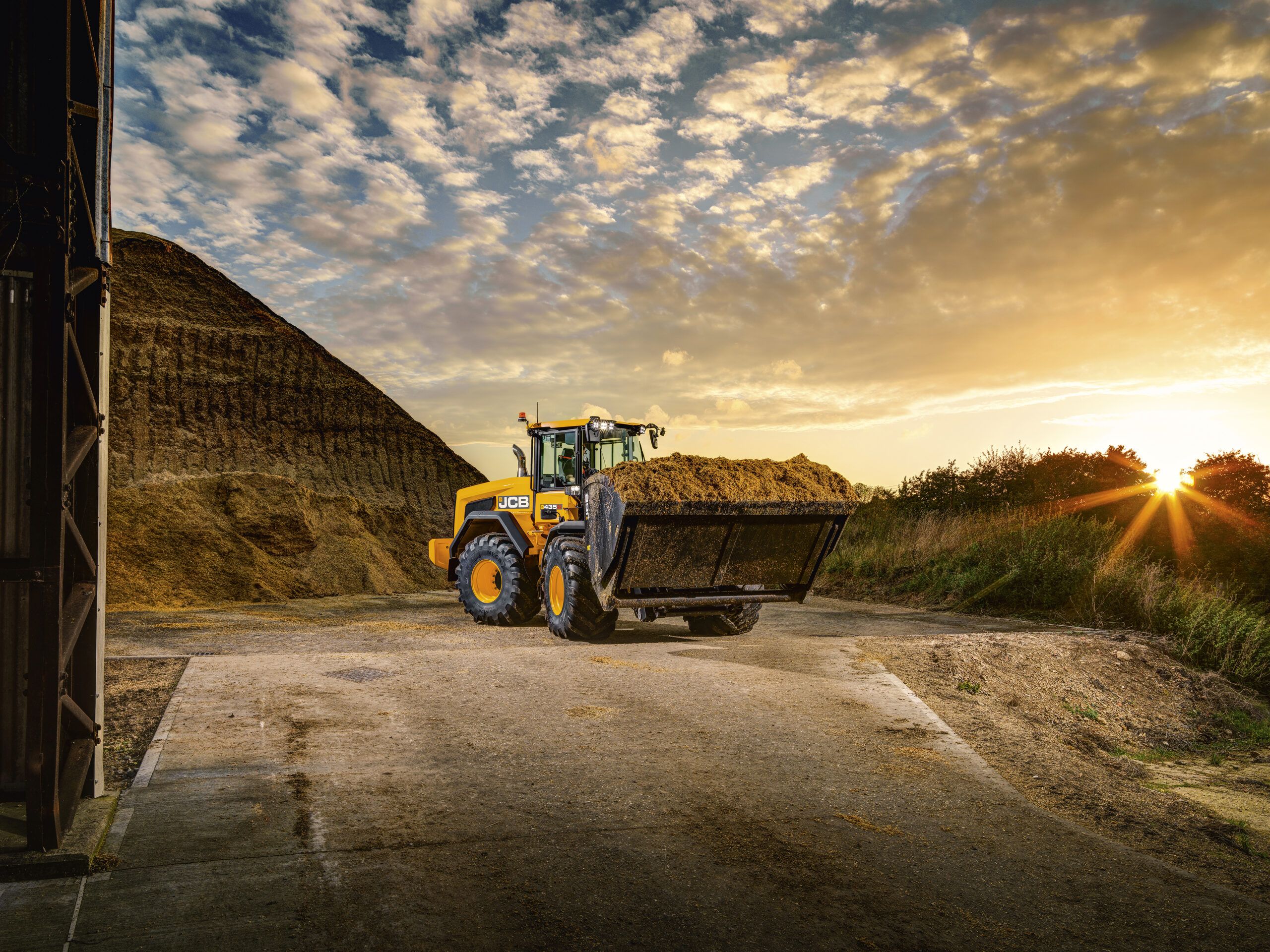 JCB’s 435S wheel loader to make Agritechnica debut