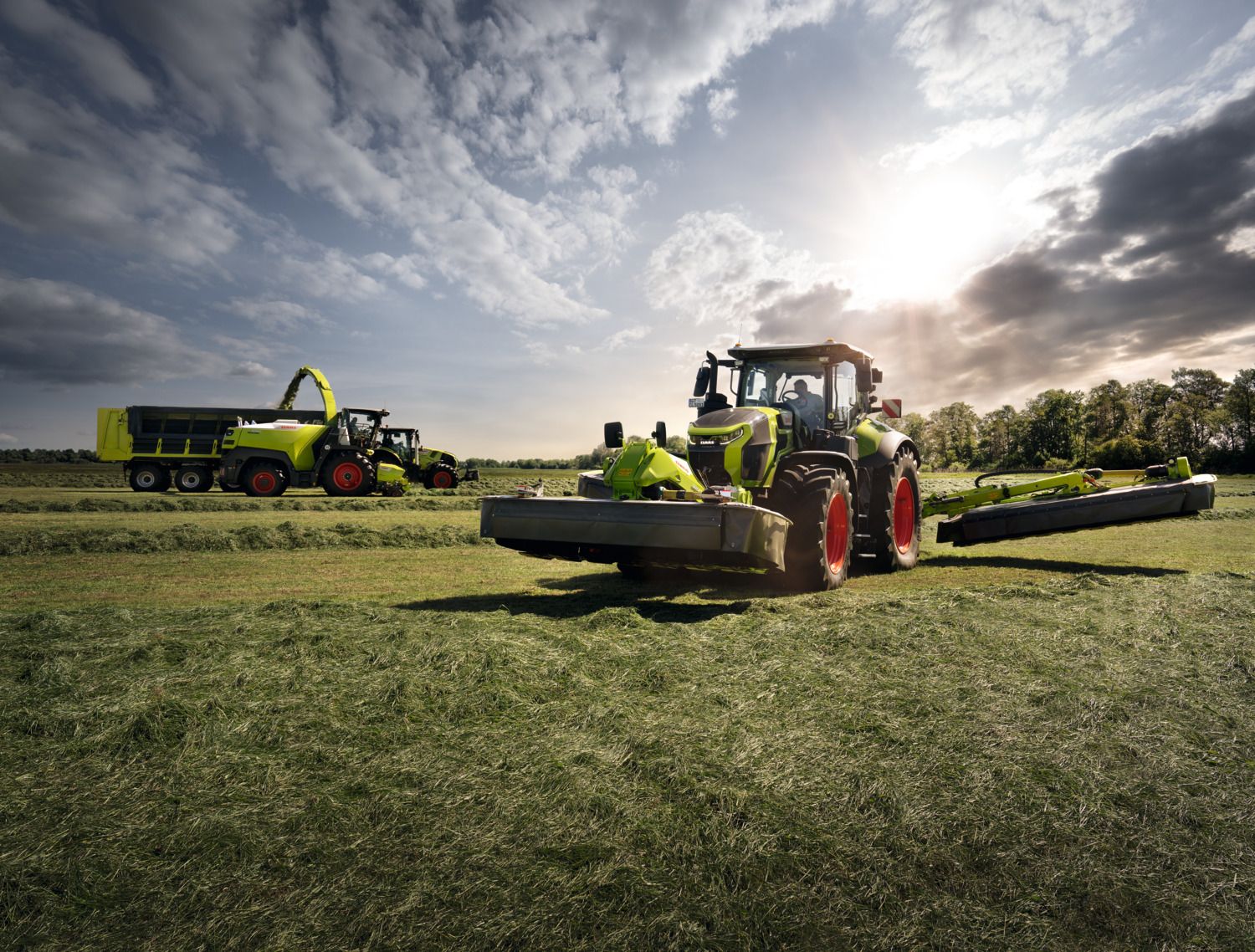 Claas unveils new Axion 9 large tractor series at Agritechnica