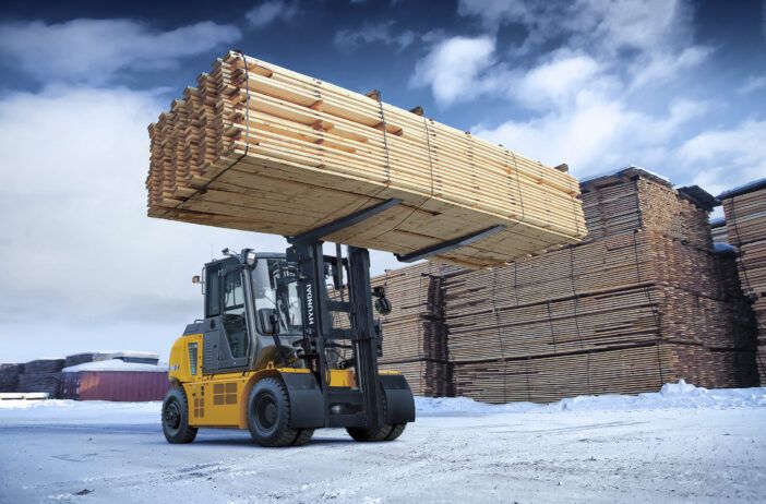 High-Voltage electric forklift from Hyundai takes top industry honor in 2025