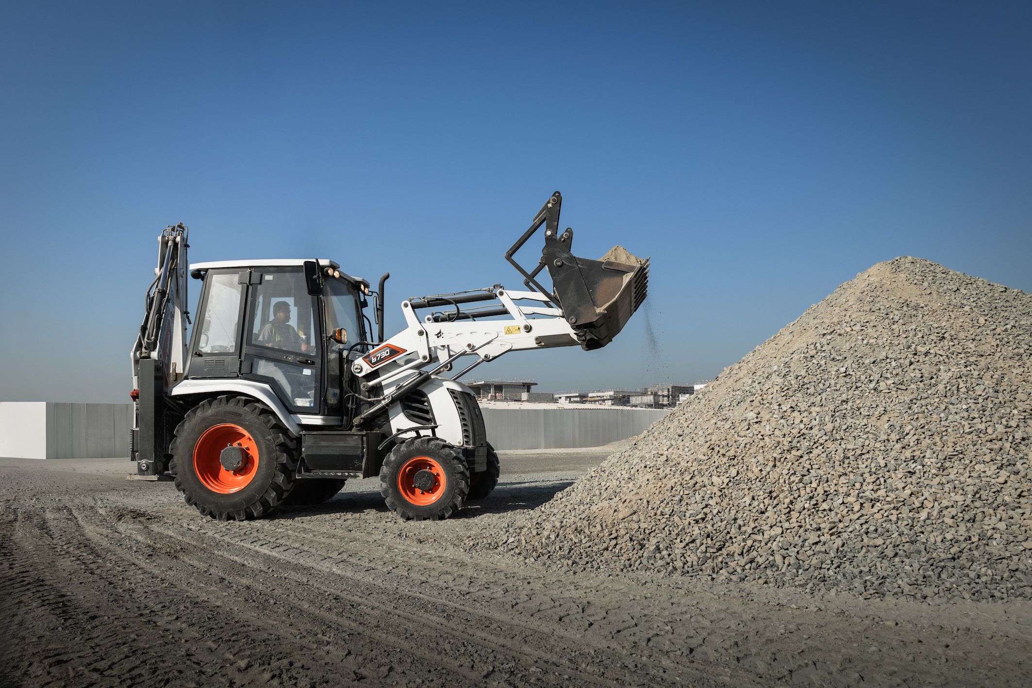 Bobcat introduces AutoShift transmission for B730 M-Series backhoe ...