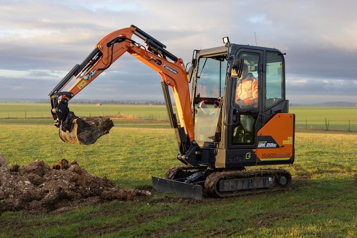 Develon adds 32 kWh electric mini-excavator to lineup