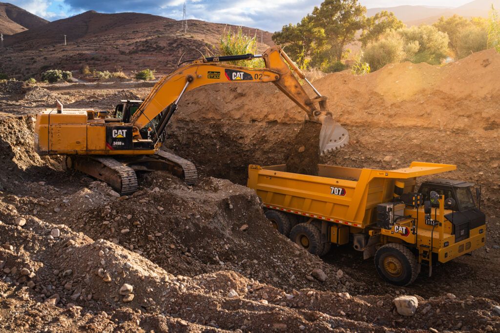 caterpillar-launches-new-cat-707-wide-body-truck-industrial-vehicle