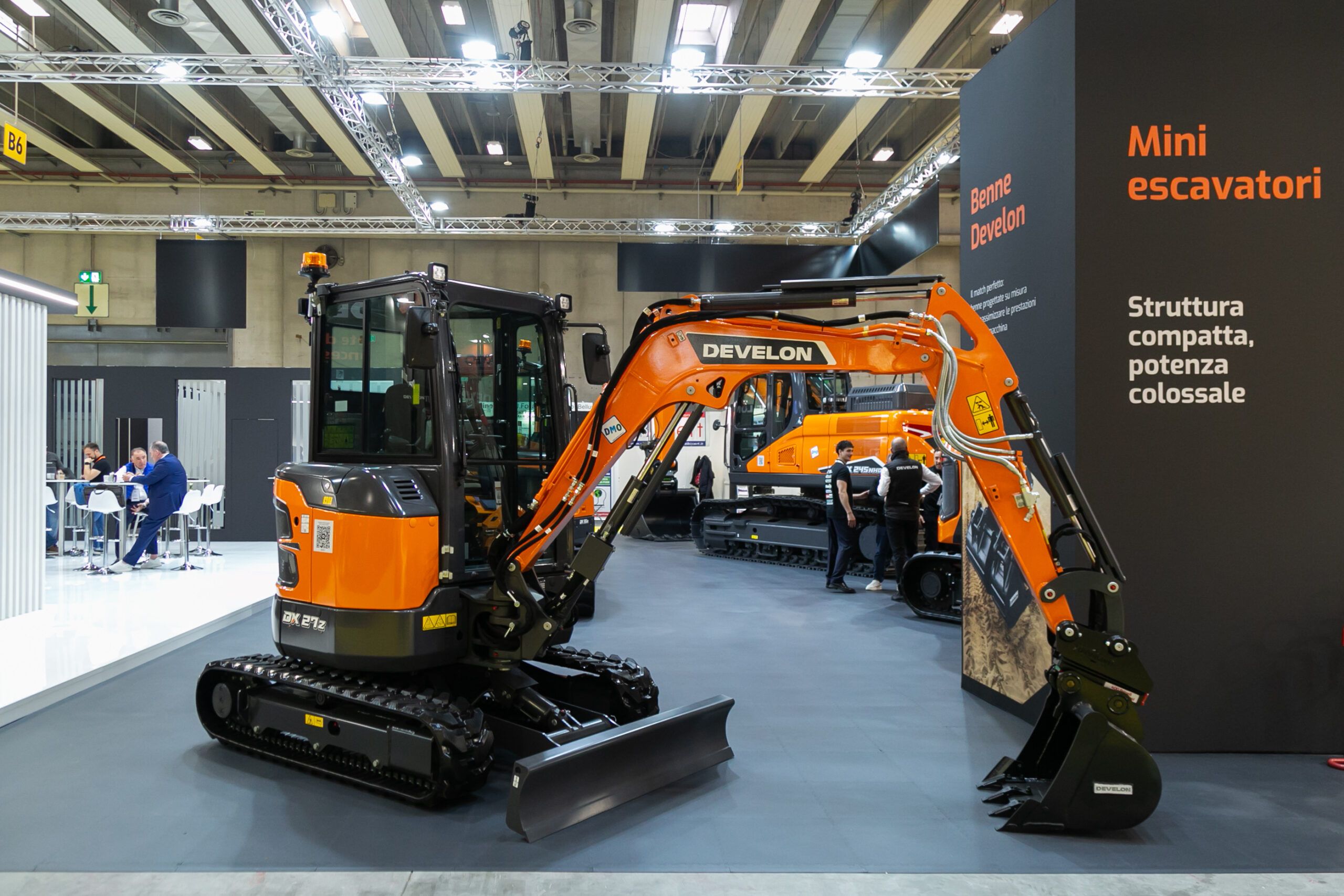 Develon launches Series 9 excavators and wins SaMoTer Innovation Award