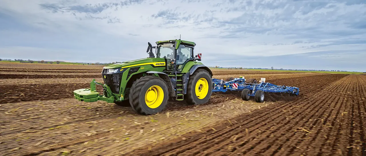 John Deere expands 8R and 8RX series with three high-horsepower models