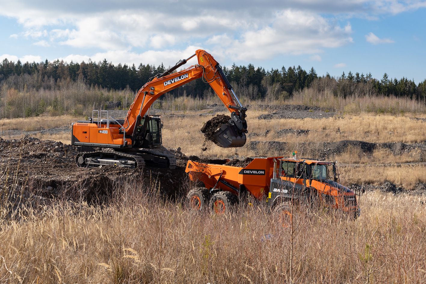 Series 9 excavators headline Develon’s Hillhead 2026 lineup