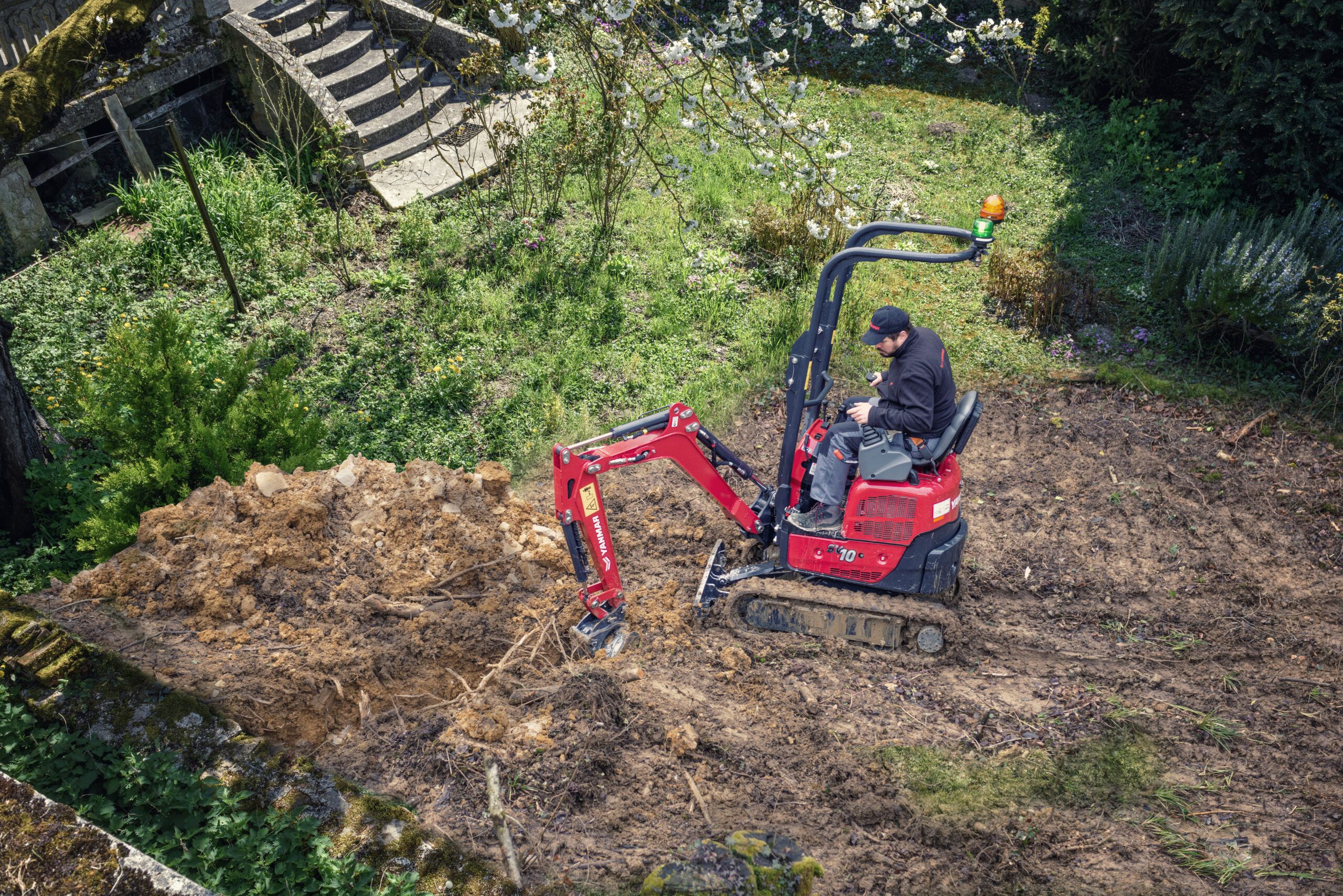 Yanmar launches SV10 mini excavator at SaMoTer