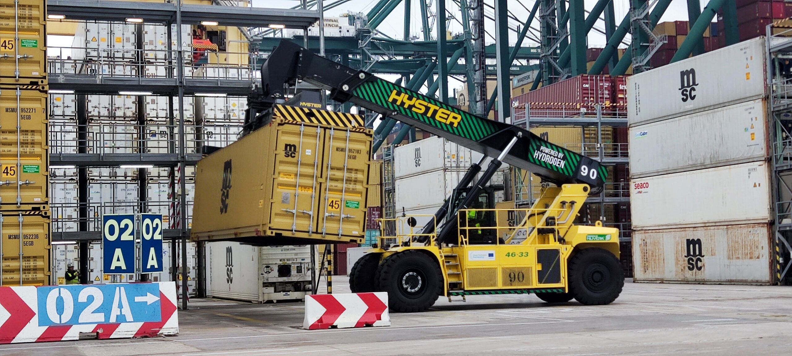 Hyster's hydrogen fuel cell-powered ReachStacker