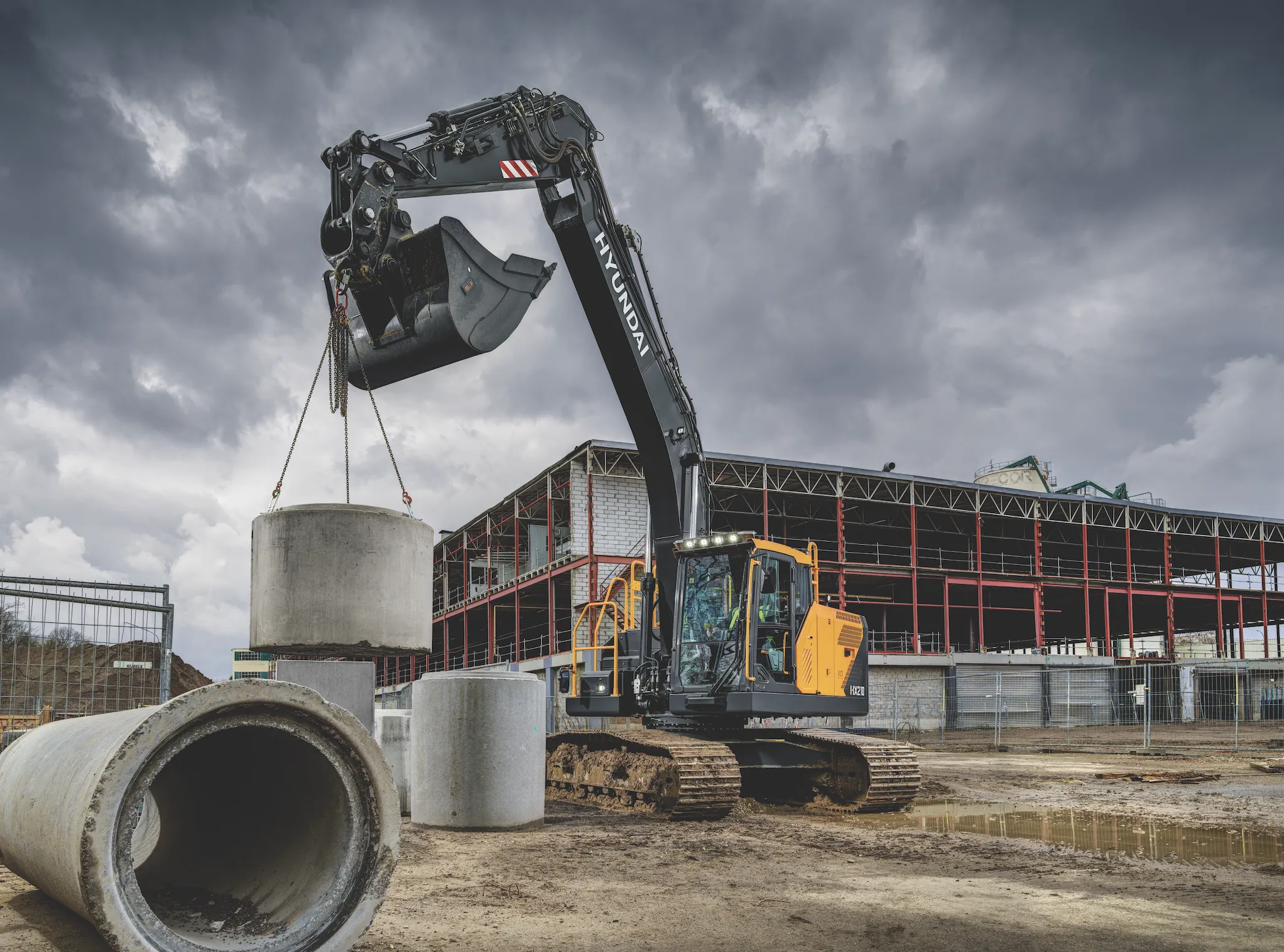 Hyundai launches HX210 crawler excavator at the Hillhead
