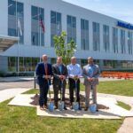 Komatsu completes new Peoria facility for mining business