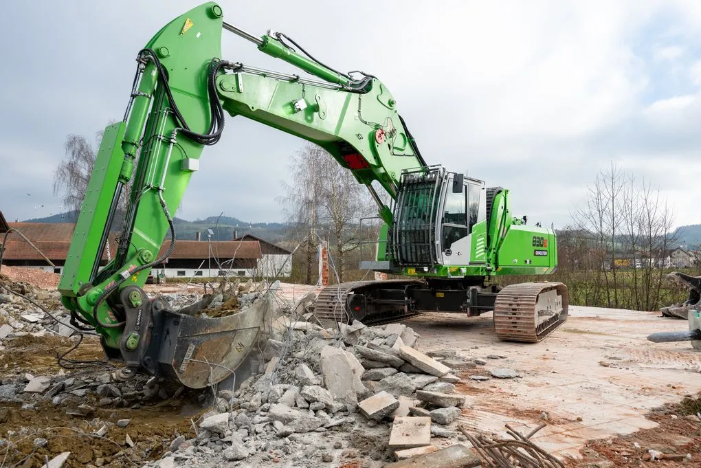Sennebogen to showcase two demolition excavators at Steinexpo 2026