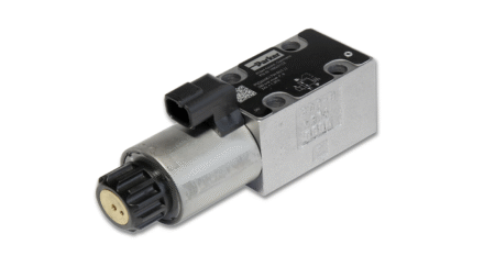 Parker PE06M proportional pressure reducing valve showing the metal valve body, solenoid coil and black Deutsch electrical connector