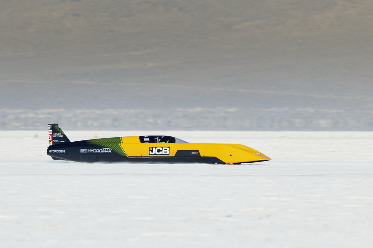 JCB Hydromax prepares for FIA world record attempt