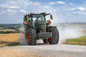 The 832 Vario recorded 331g/kWh in transport at 60km/h, a figure Fendt claims as best-in-class for large tractors above 305PS