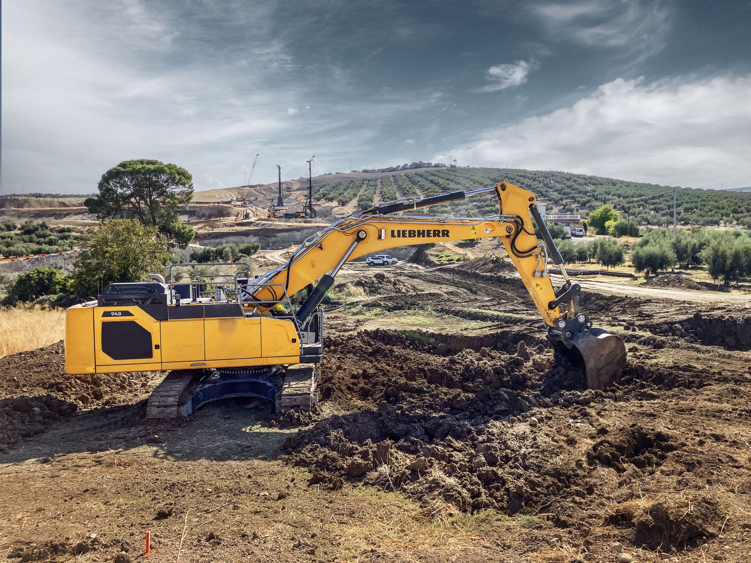 Liebherr expands 50-tonne crawler excavator range | Industrial Vehicle Technology International
